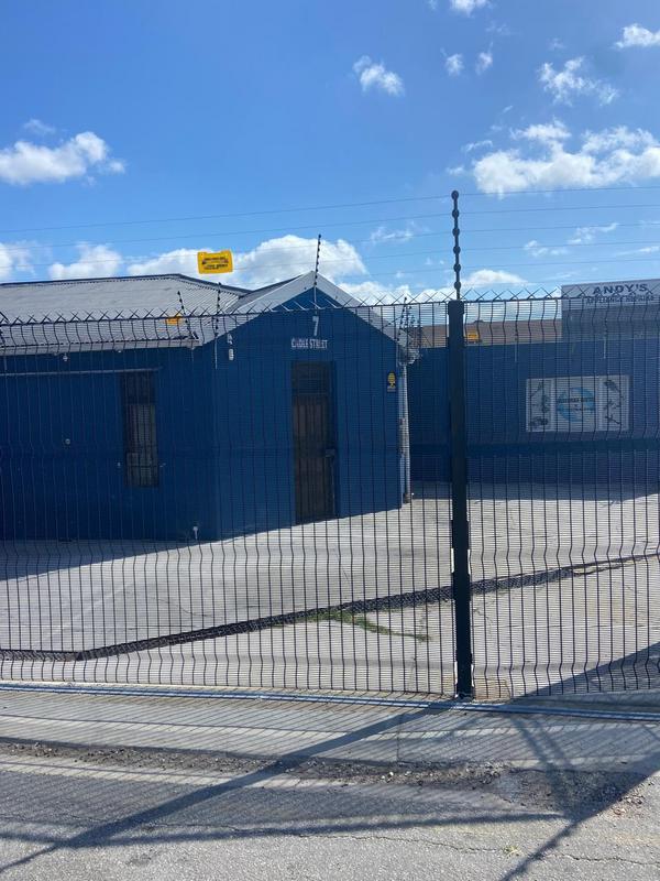 To Let commercial Property for Rent in Sidwell Eastern Cape